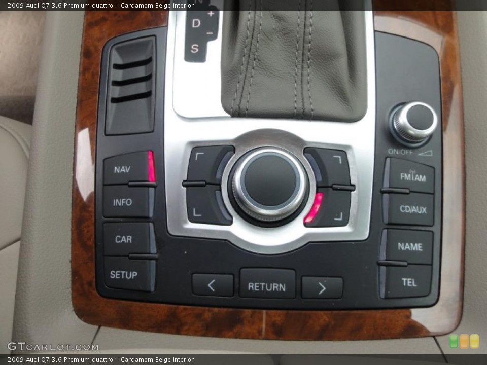 Cardamom Beige Interior Controls for the 2009 Audi Q7 3.6 Premium quattro #49626091