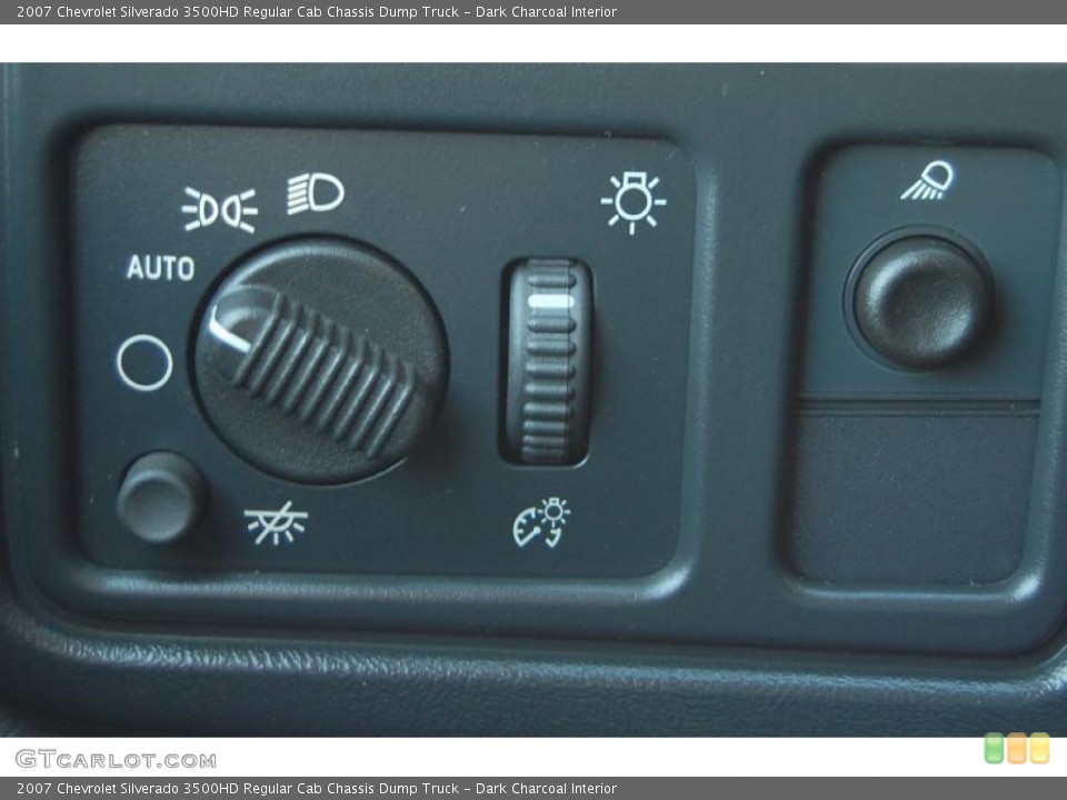 Dark Charcoal Interior Controls for the 2007 Chevrolet Silverado 3500HD Regular Cab Chassis Dump Truck #49645124