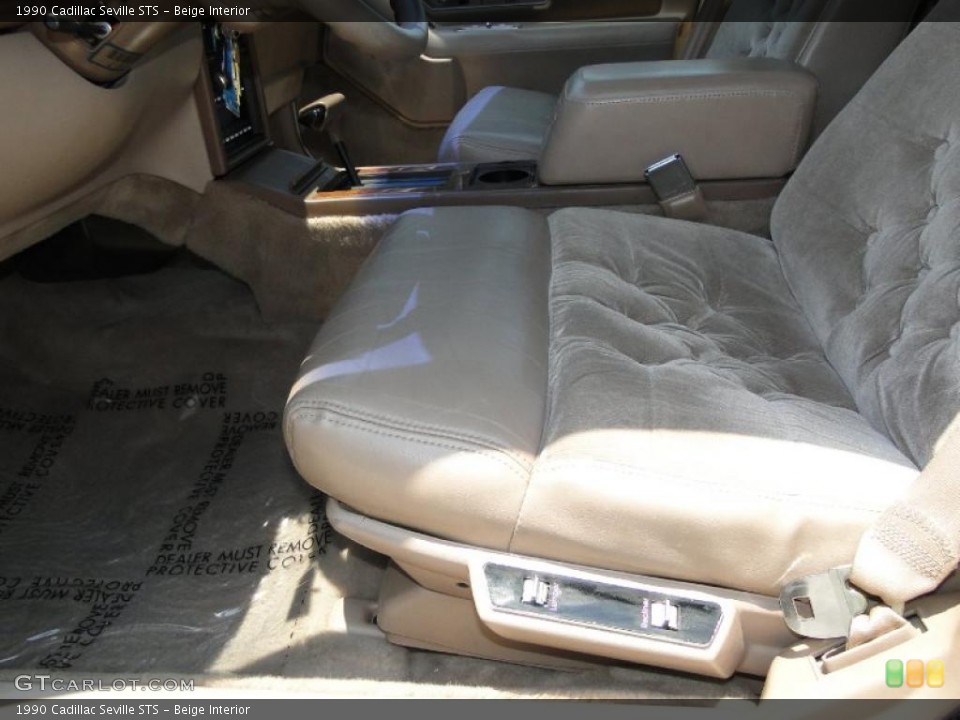 Beige Interior Photo for the 1990 Cadillac Seville STS #49647611