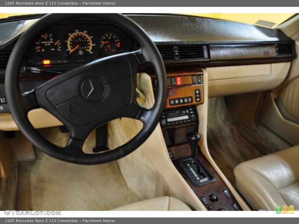 Parchment Interior Photo for the 1995 Mercedes-Benz E 320 Convertible #49649783