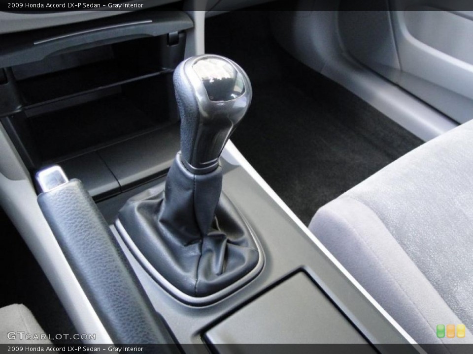 Gray Interior Transmission for the 2009 Honda Accord LX-P Sedan #49649939