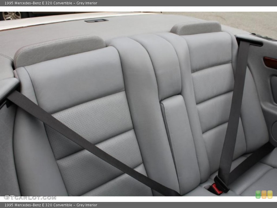 Grey Interior Photo for the 1995 Mercedes-Benz E 320 Convertible #49665074