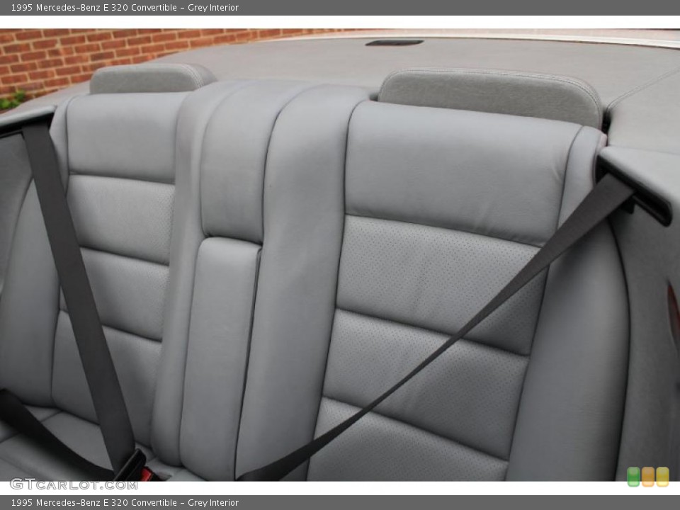 Grey Interior Photo for the 1995 Mercedes-Benz E 320 Convertible #49665089