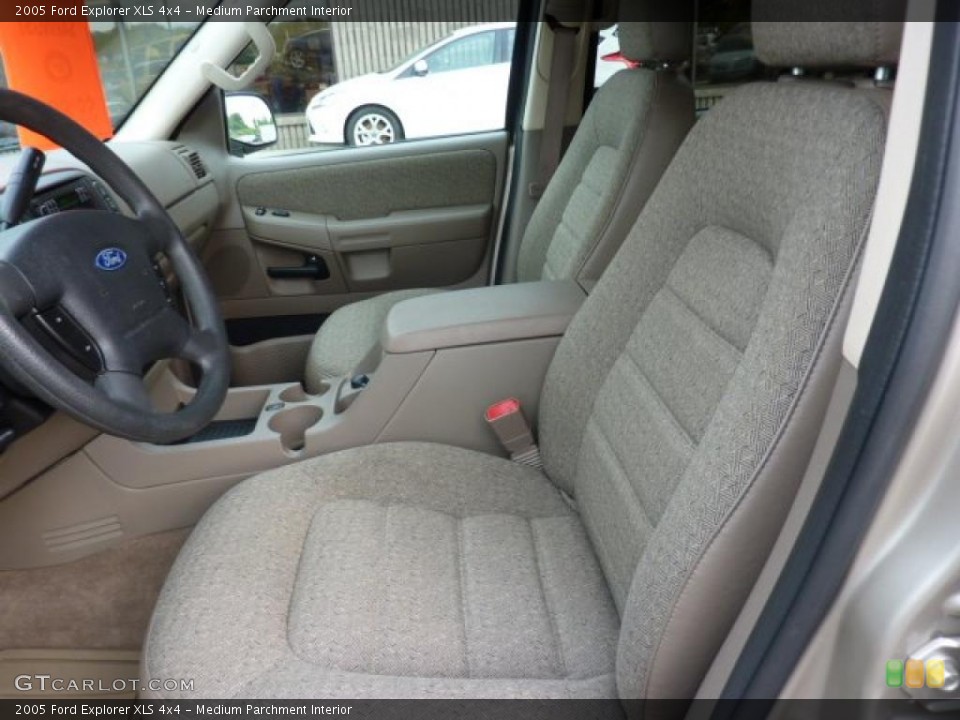 Medium Parchment Interior Photo for the 2005 Ford Explorer XLS 4x4 #49669416