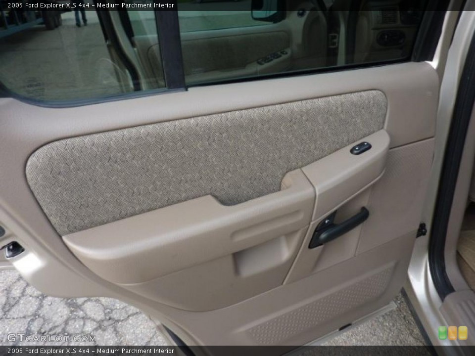 Medium Parchment Interior Door Panel for the 2005 Ford Explorer XLS 4x4 #49669470