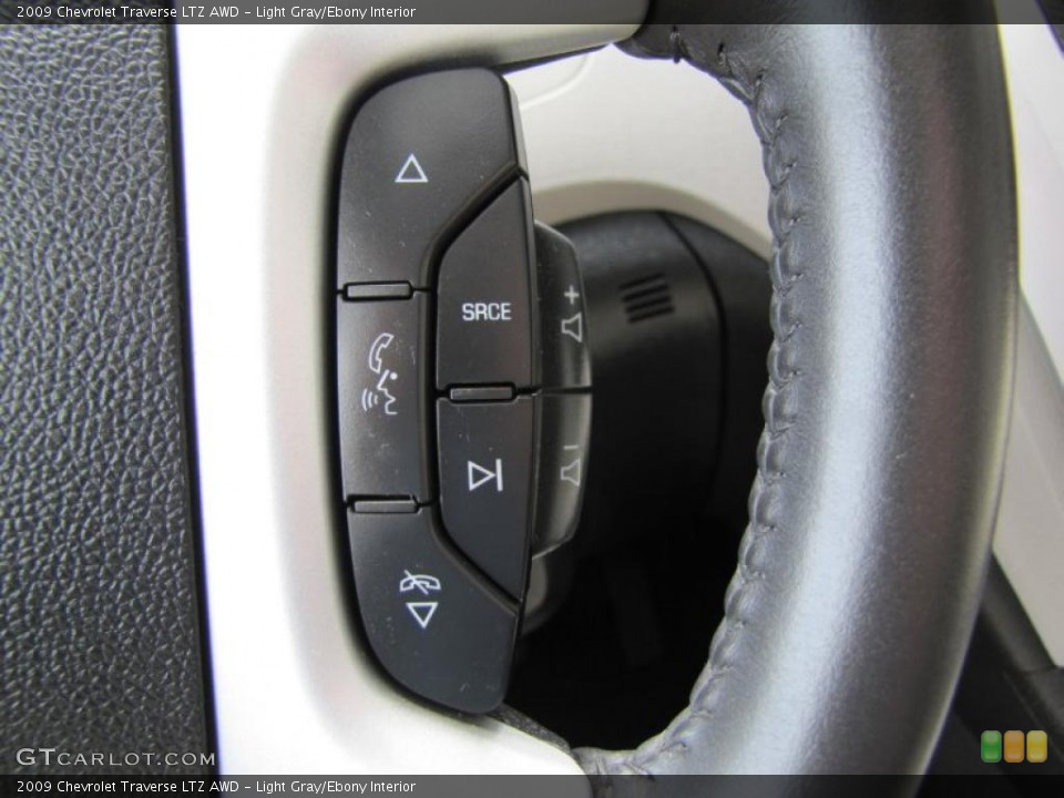 Light Gray/Ebony Interior Controls for the 2009 Chevrolet Traverse LTZ AWD #49671792