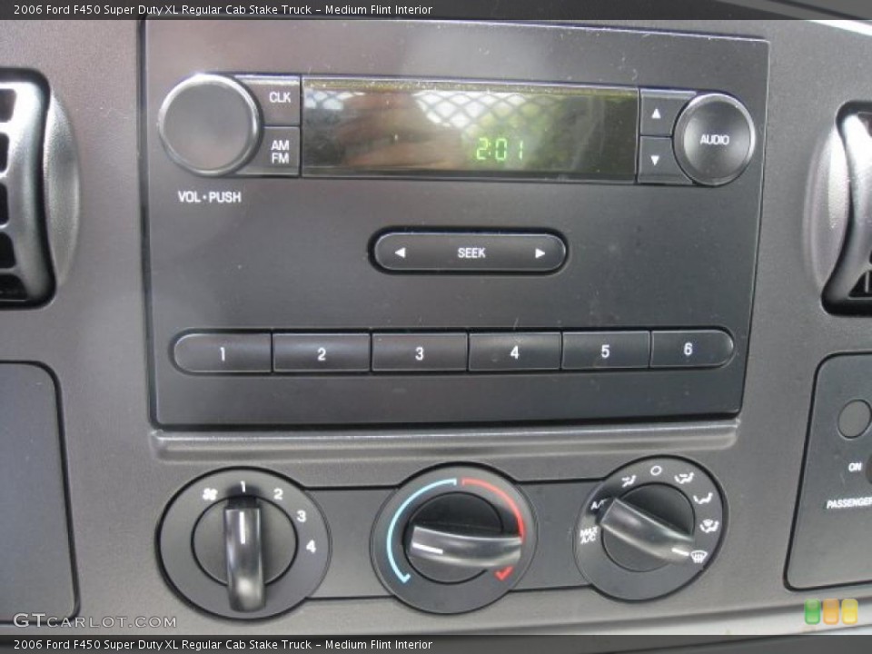 Medium Flint Interior Controls for the 2006 Ford F450 Super Duty XL Regular Cab Stake Truck #49678137