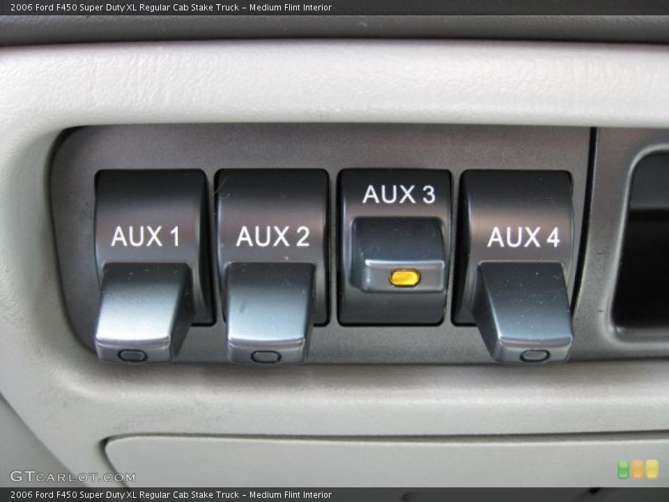 Medium Flint Interior Controls for the 2006 Ford F450 Super Duty XL Regular Cab Stake Truck #49678162