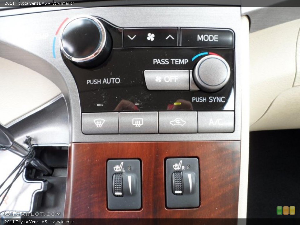 Ivory Interior Controls for the 2011 Toyota Venza V6 #49689234