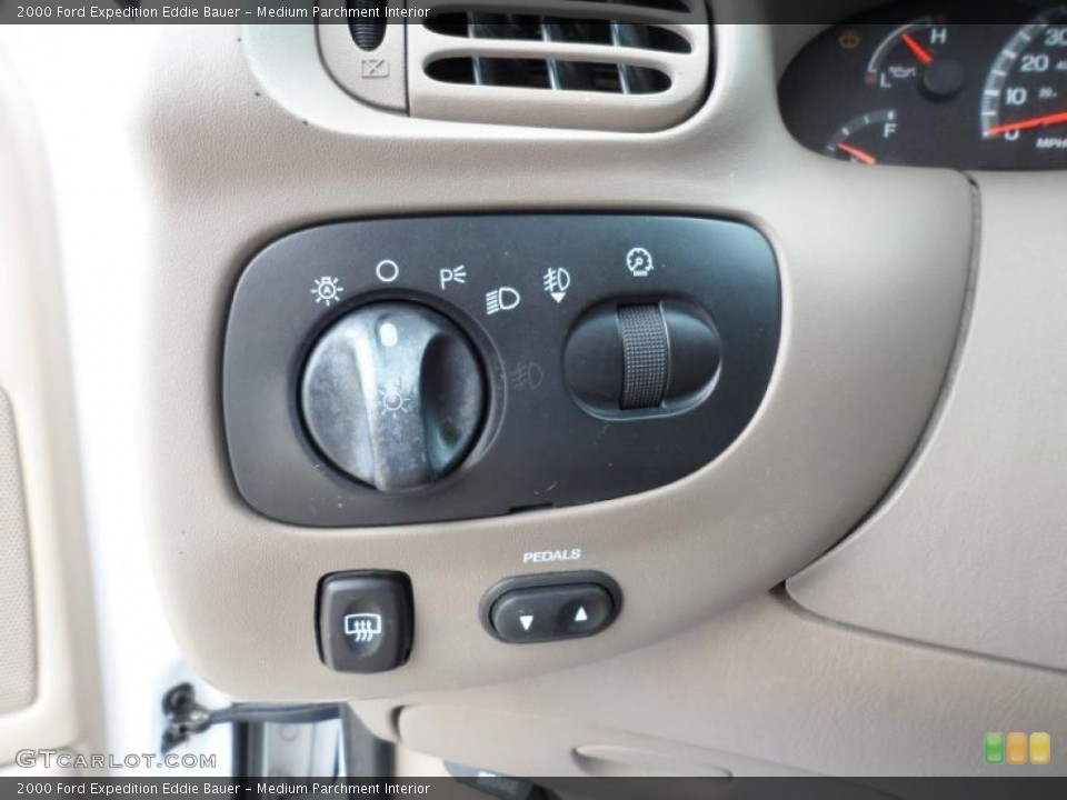 Medium Parchment Interior Controls for the 2000 Ford Expedition Eddie Bauer #49694295