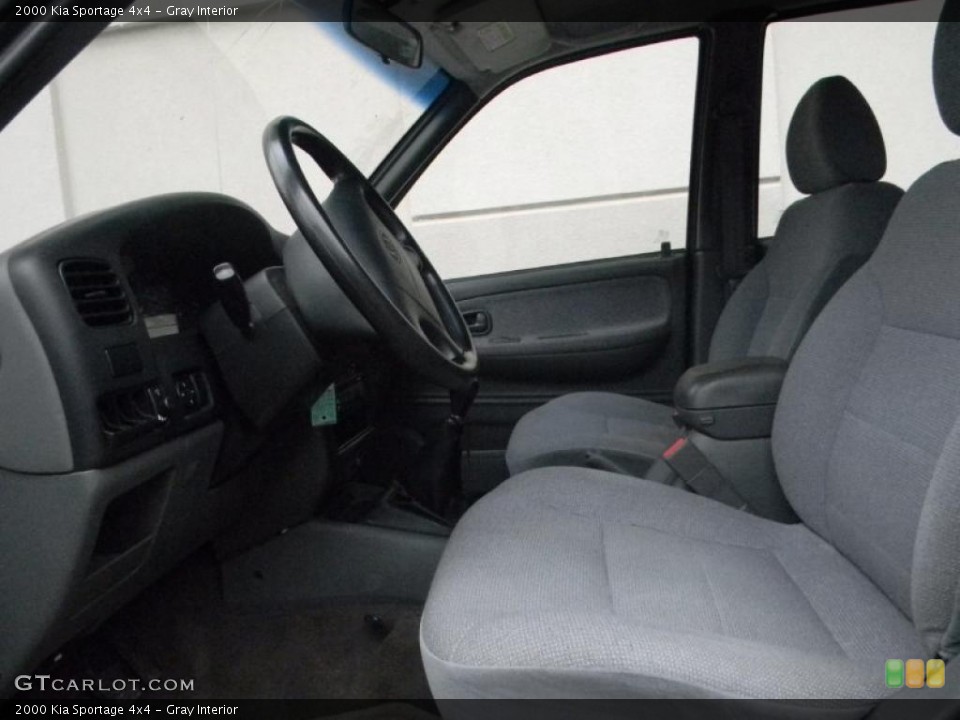 Gray Interior Photo for the 2000 Kia Sportage 4x4 #49698829