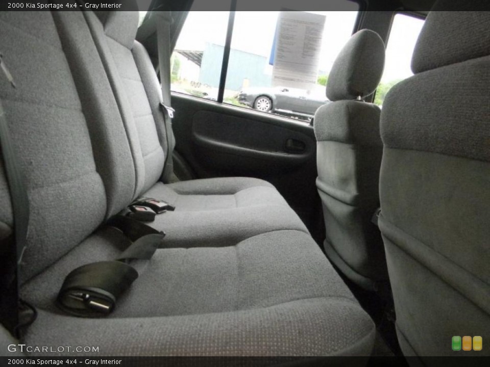 Gray Interior Photo for the 2000 Kia Sportage 4x4 #49698859