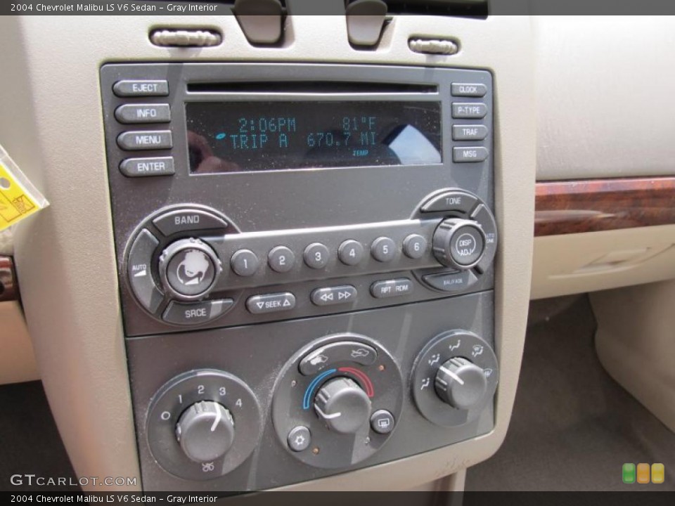 Gray Interior Controls for the 2004 Chevrolet Malibu LS V6 Sedan #49701274