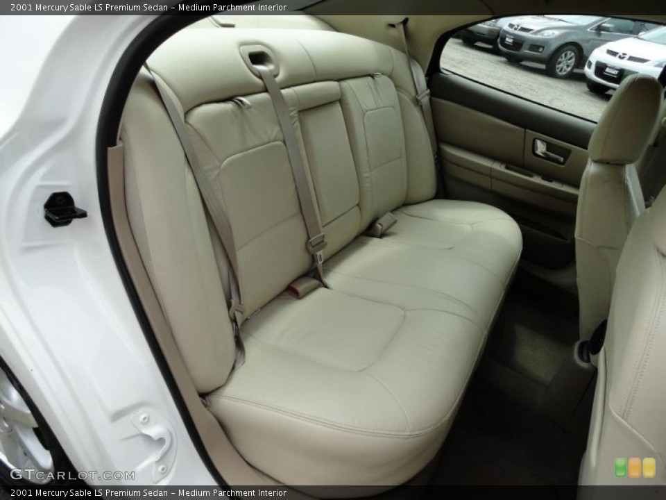 Medium Parchment Interior Photo for the 2001 Mercury Sable LS Premium Sedan #49702723