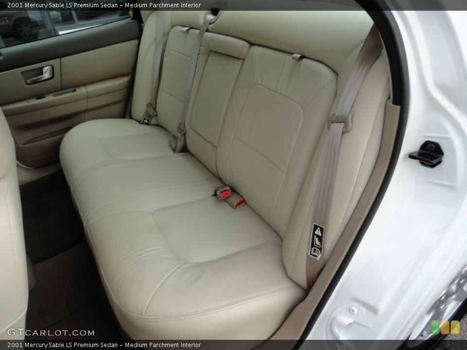 Medium Parchment Interior Photo for the 2001 Mercury Sable LS Premium Sedan #49702768