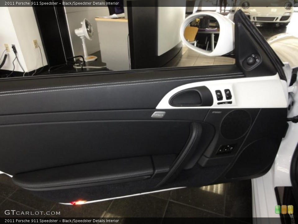 Black/Speedster Details Interior Door Panel for the 2011 Porsche 911 Speedster #49713103