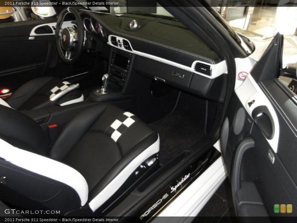 Black/Speedster Details Interior Photo for the 2011 Porsche 911 Speedster #49713163