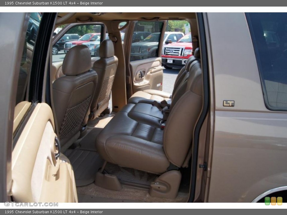 Beige Interior Photo for the 1995 Chevrolet Suburban K1500 LT 4x4 #49716553