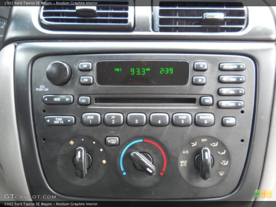 Medium Graphite Interior Controls for the 2002 Ford Taurus SE Wagon #49723412