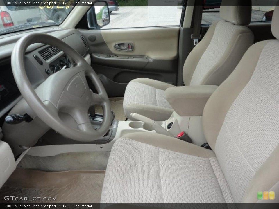 Tan Interior Photo for the 2002 Mitsubishi Montero Sport LS 4x4 #49727365