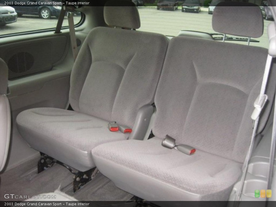 Taupe Interior Photo for the 2003 Dodge Grand Caravan Sport #49729522