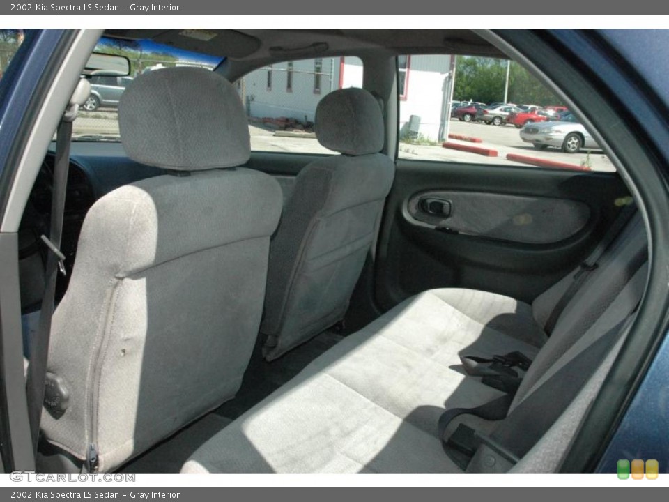 Gray Interior Photo for the 2002 Kia Spectra LS Sedan #49733368