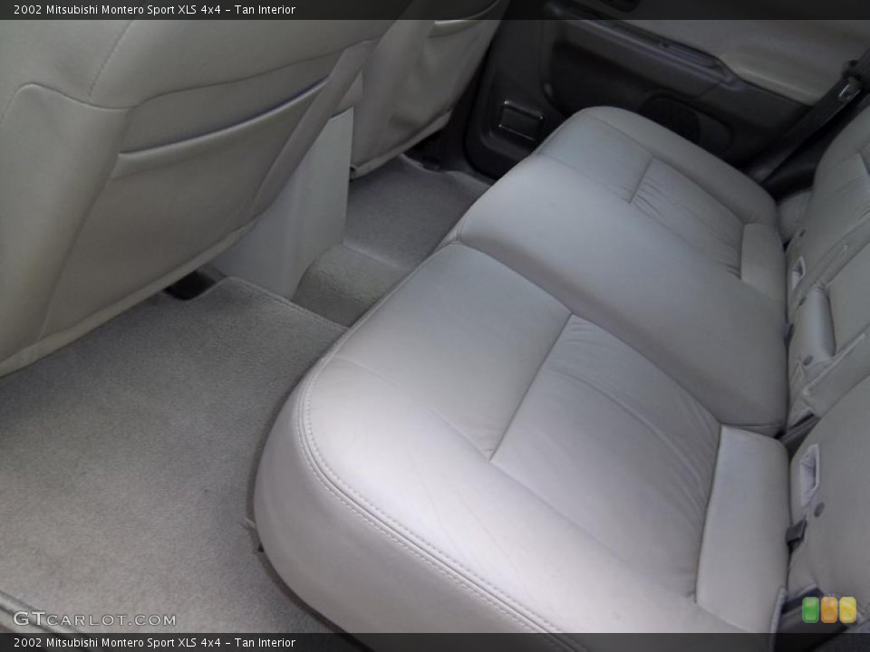 Tan Interior Photo for the 2002 Mitsubishi Montero Sport XLS 4x4 #49734004