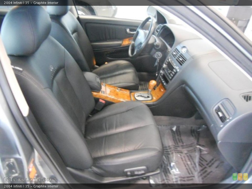 Graphite Interior Photo for the 2004 Infiniti I 35 #49735519