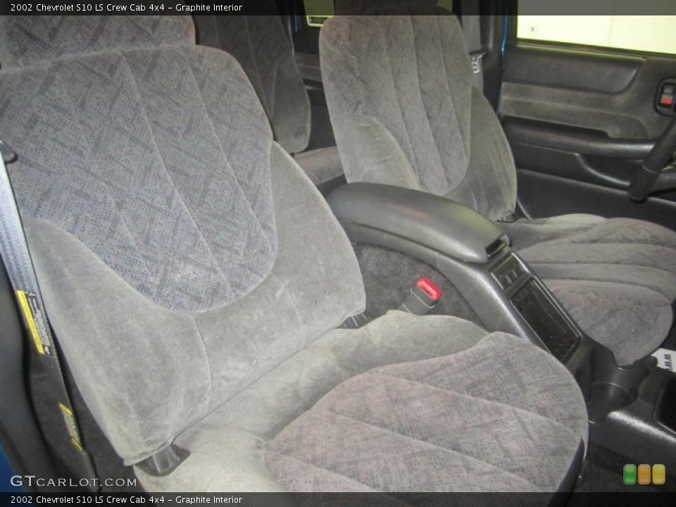 Graphite Interior Photo for the 2002 Chevrolet S10 LS Crew Cab 4x4 #49737205