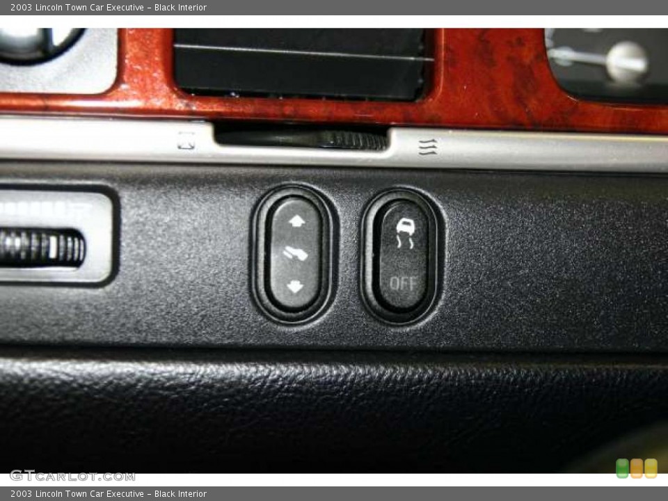 Black Interior Controls for the 2003 Lincoln Town Car Executive #49740019
