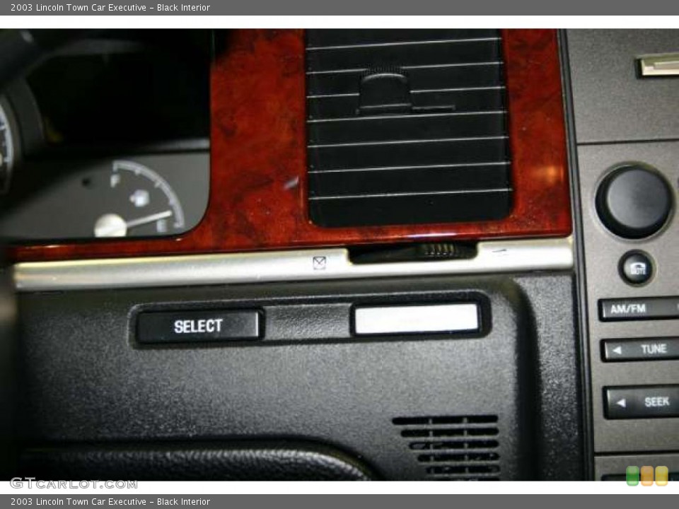 Black Interior Controls for the 2003 Lincoln Town Car Executive #49740046