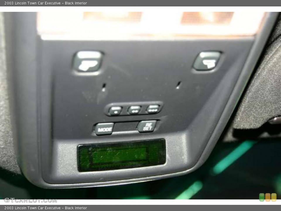 Black Interior Controls for the 2003 Lincoln Town Car Executive #49740088