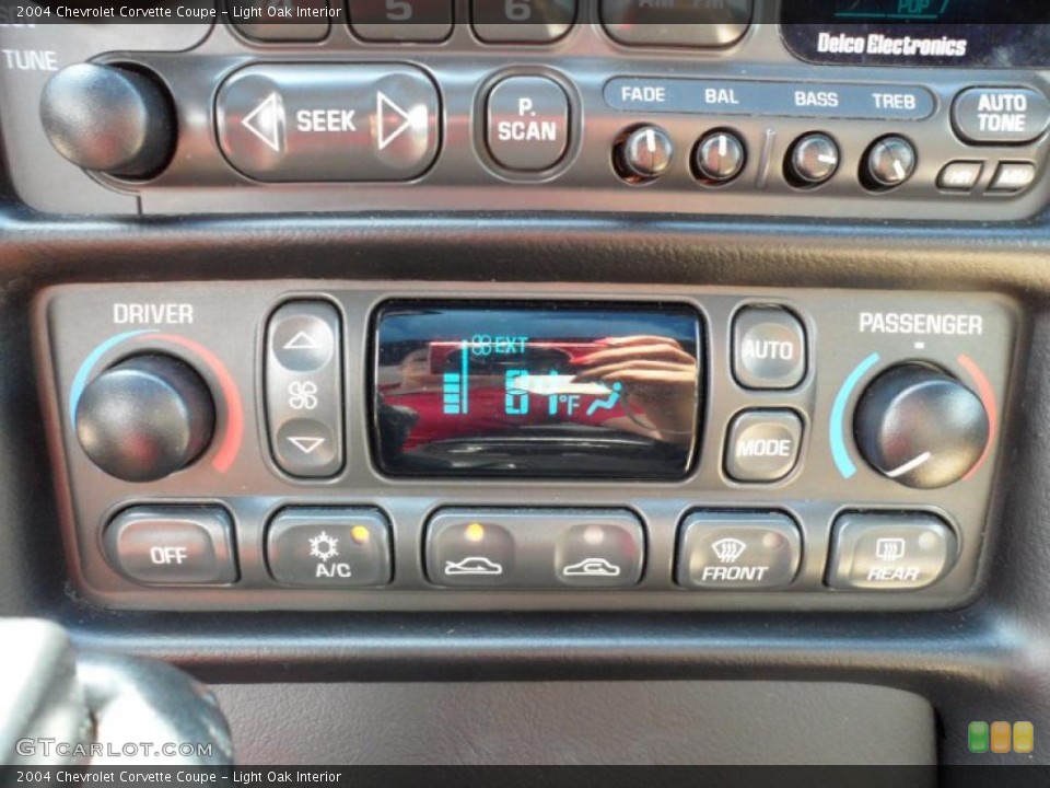 Light Oak Interior Controls for the 2004 Chevrolet Corvette Coupe #49745638
