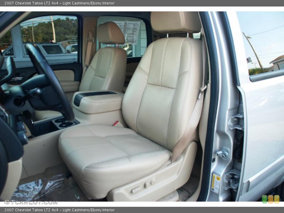Light Cashmere/Ebony Interior Photo for the 2007 Chevrolet Tahoe LTZ 4x4 #49752607