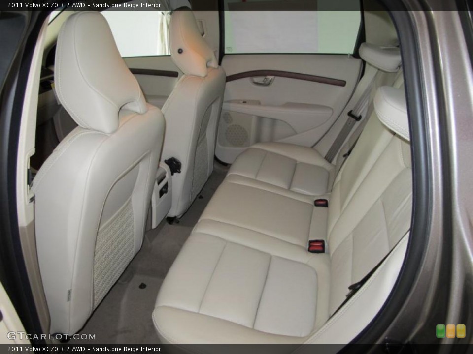 Sandstone Beige Interior Photo for the 2011 Volvo XC70 3.2 AWD #49754599
