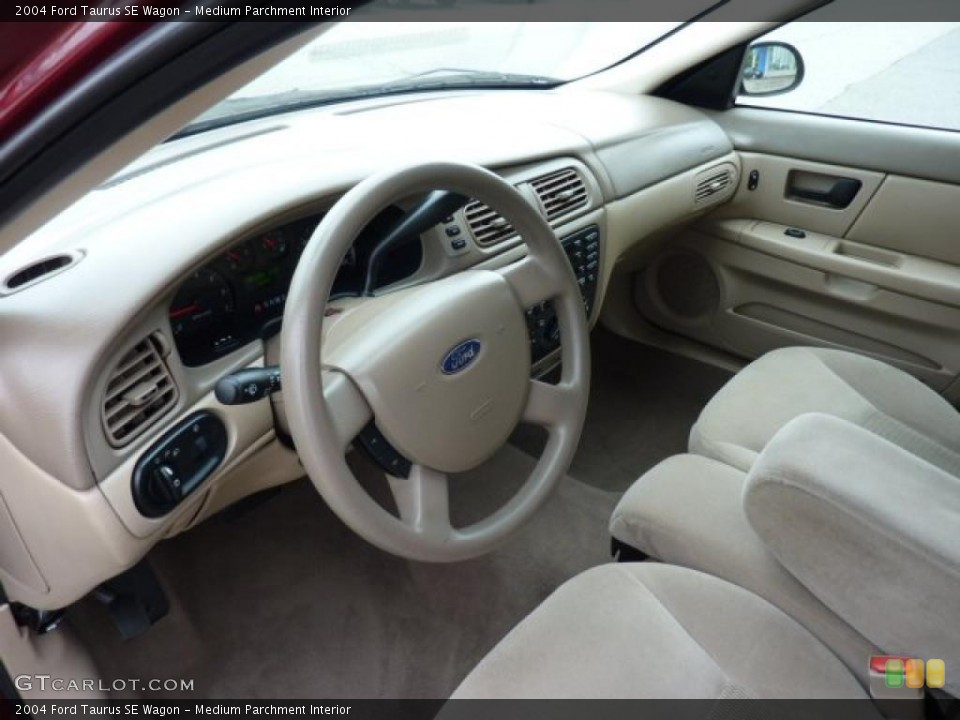 Medium Parchment Interior Photo for the 2004 Ford Taurus SE Wagon #49755211