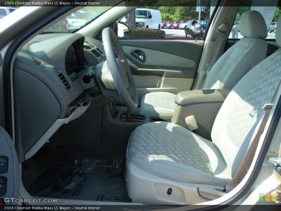 Neutral Interior Photo for the 2004 Chevrolet Malibu Maxx LS Wagon #49757161
