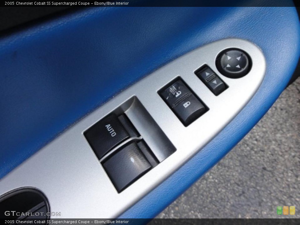 Ebony/Blue Interior Controls for the 2005 Chevrolet Cobalt SS Supercharged Coupe #49760257