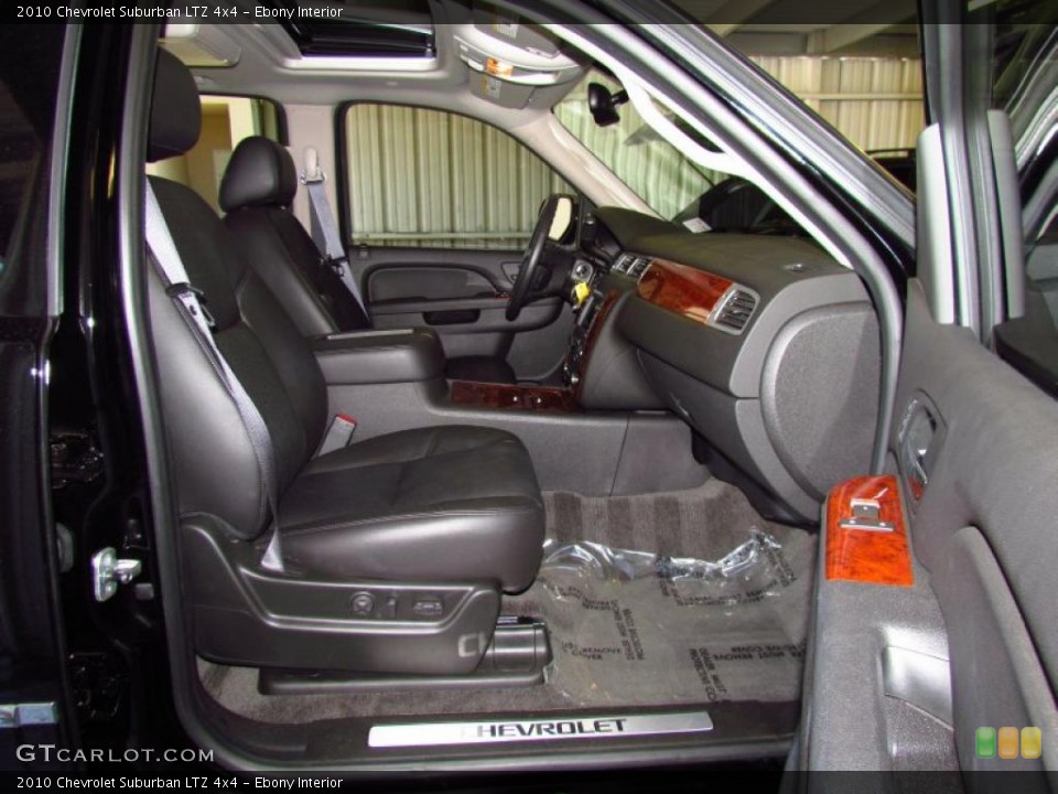 Ebony Interior Photo for the 2010 Chevrolet Suburban LTZ 4x4 #49770802