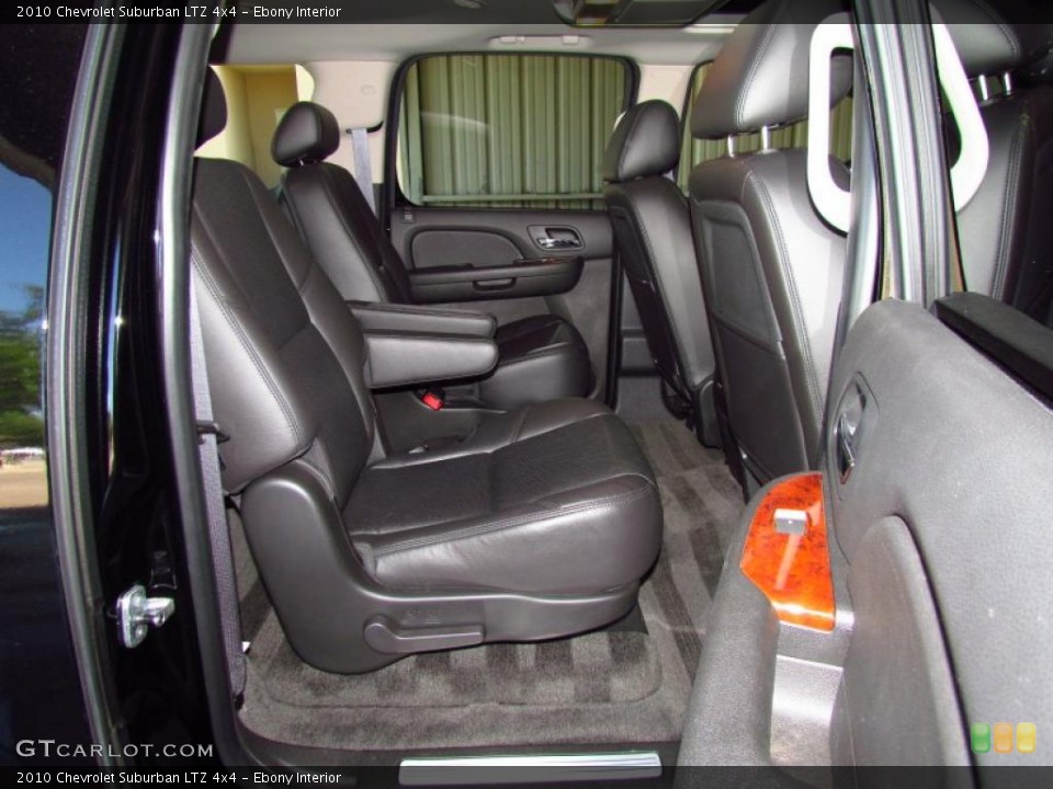 Ebony Interior Photo for the 2010 Chevrolet Suburban LTZ 4x4 #49770820