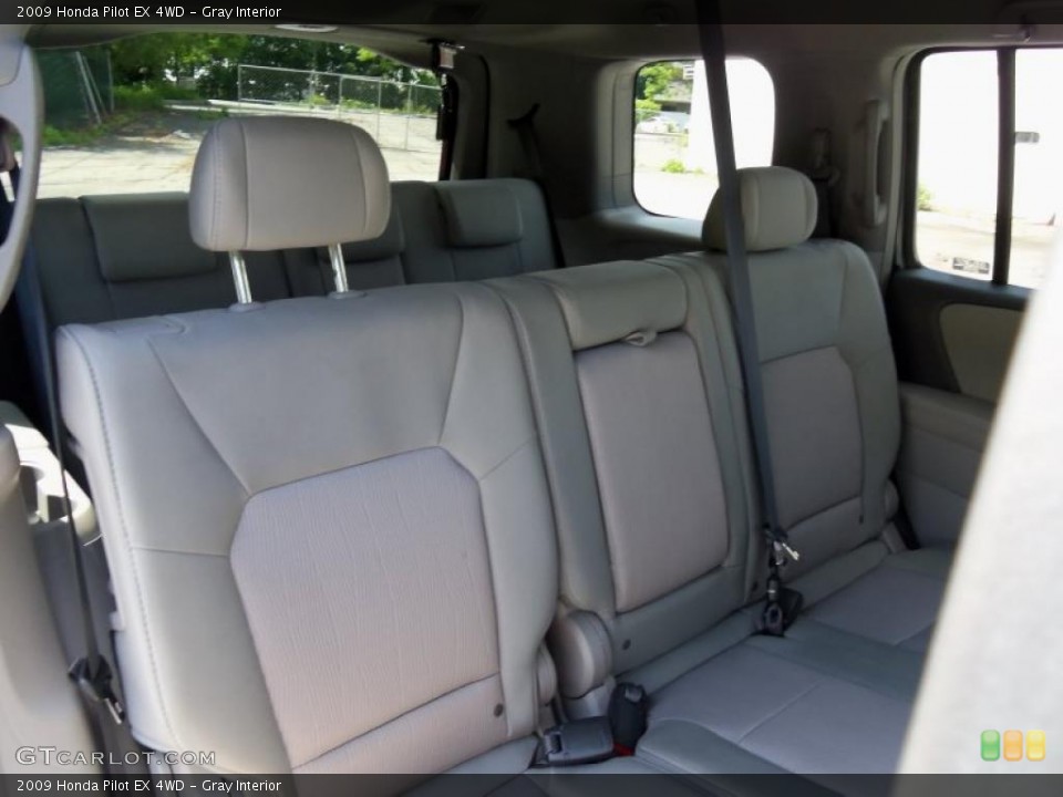 Gray Interior Photo for the 2009 Honda Pilot EX 4WD #49773568