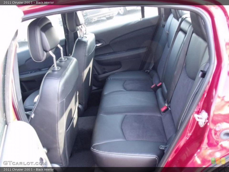 Black Interior Photo for the 2011 Chrysler 200 S #49775224