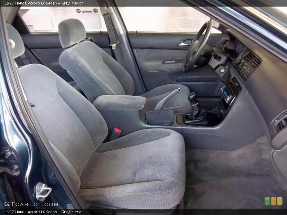 Gray Interior Photo for the 1997 Honda Accord LX Sedan #49782191