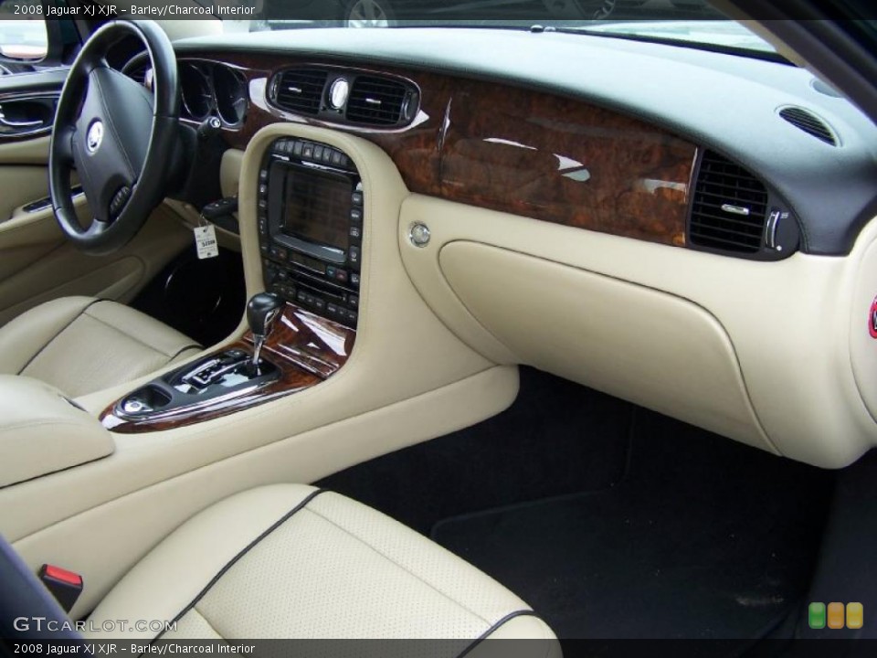 Barley/Charcoal Interior Photo for the 2008 Jaguar XJ XJR #49784051