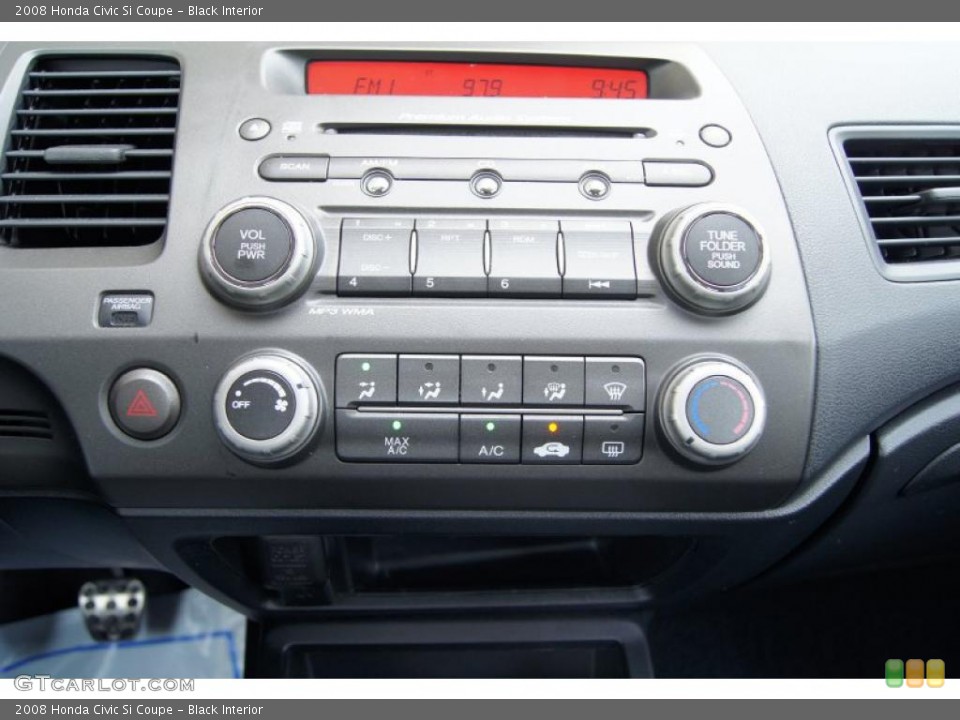 Black Interior Controls for the 2008 Honda Civic Si Coupe #49784198