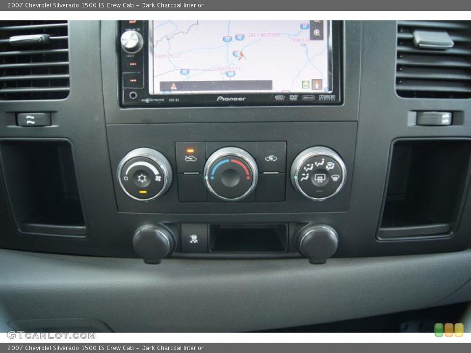 Dark Charcoal Interior Controls for the 2007 Chevrolet Silverado 1500 LS Crew Cab #49785659