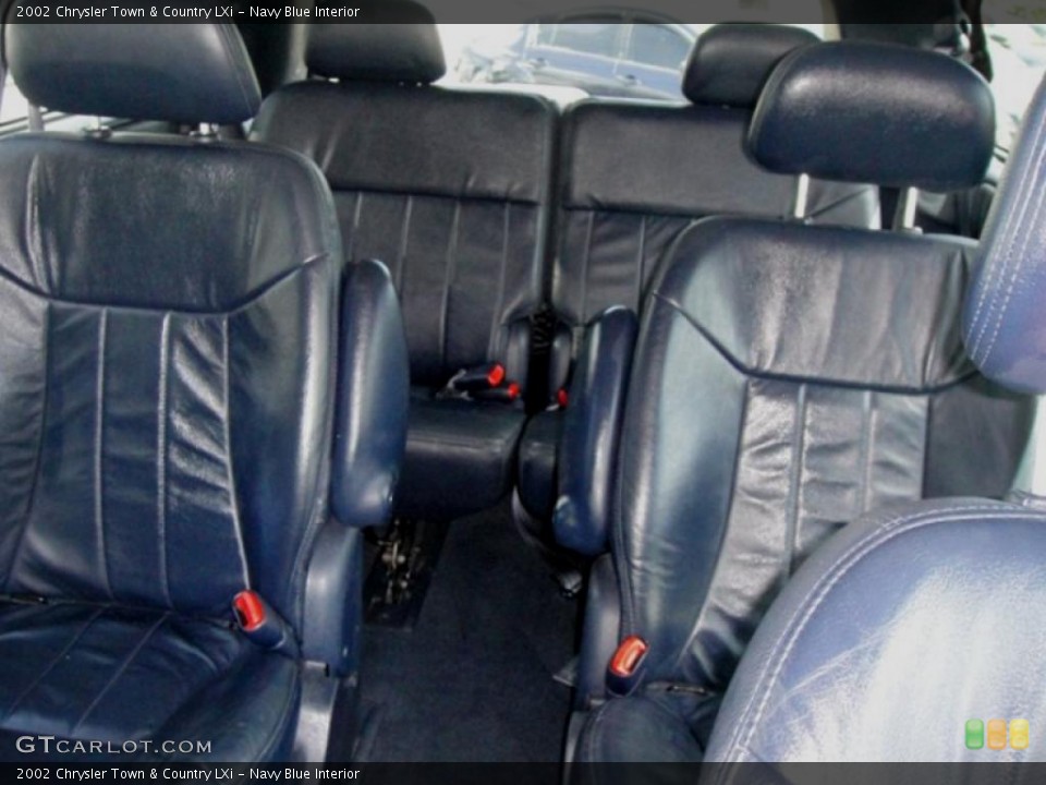 Navy Blue Interior Photo for the 2002 Chrysler Town & Country LXi #49789304