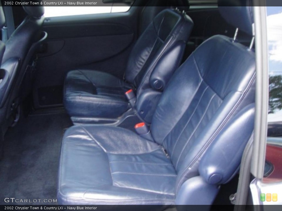 Navy Blue Interior Photo for the 2002 Chrysler Town & Country LXi #49789343