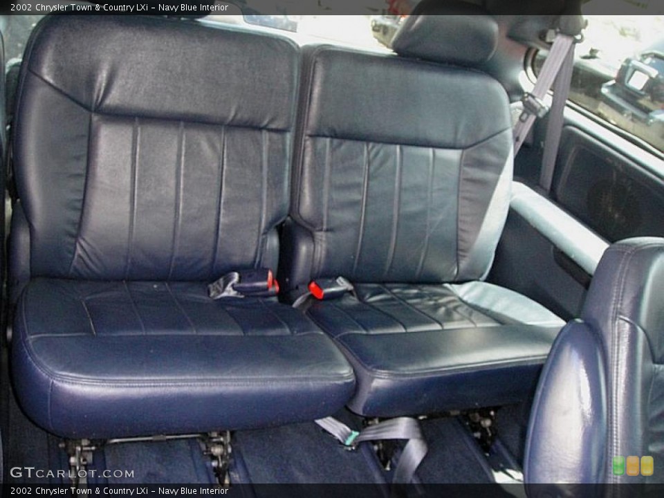 Navy Blue Interior Photo for the 2002 Chrysler Town & Country LXi #49789394