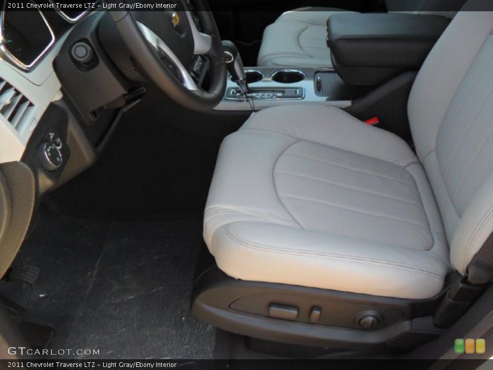 Light Gray/Ebony Interior Photo for the 2011 Chevrolet Traverse LTZ #49792085